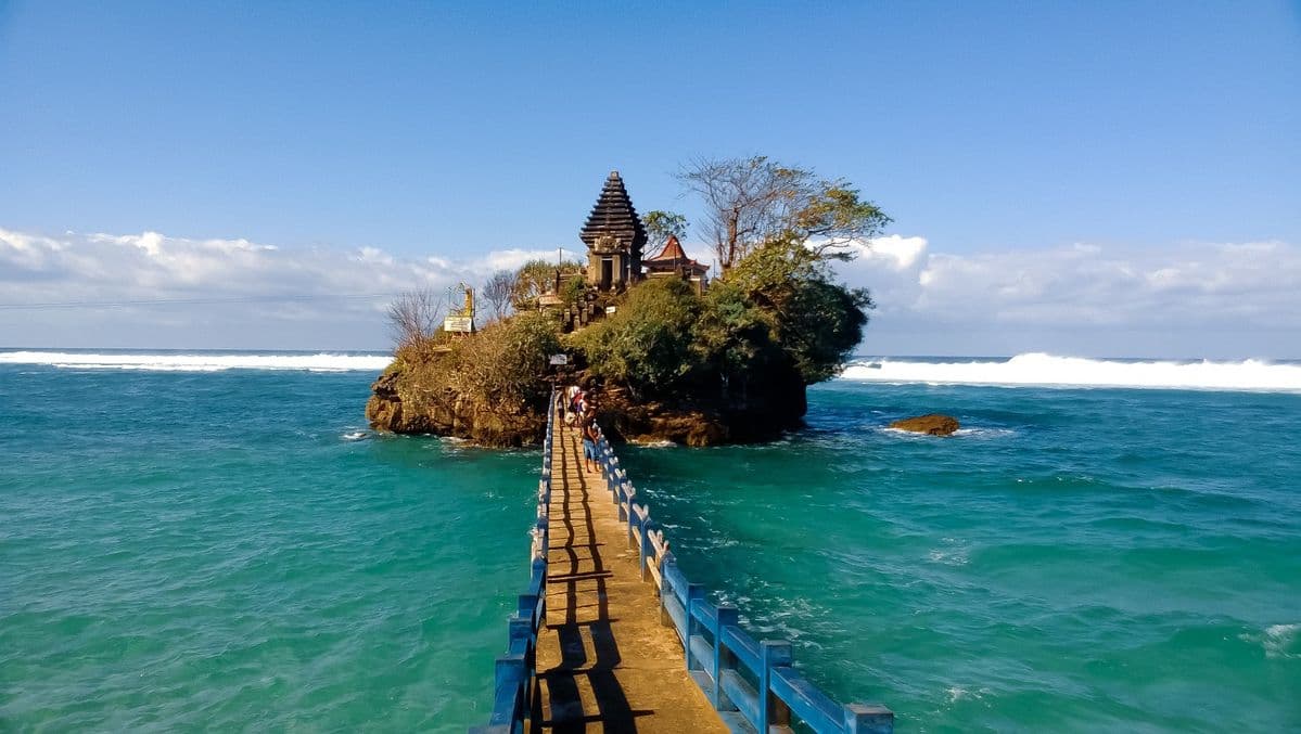 Pantai Balekambang